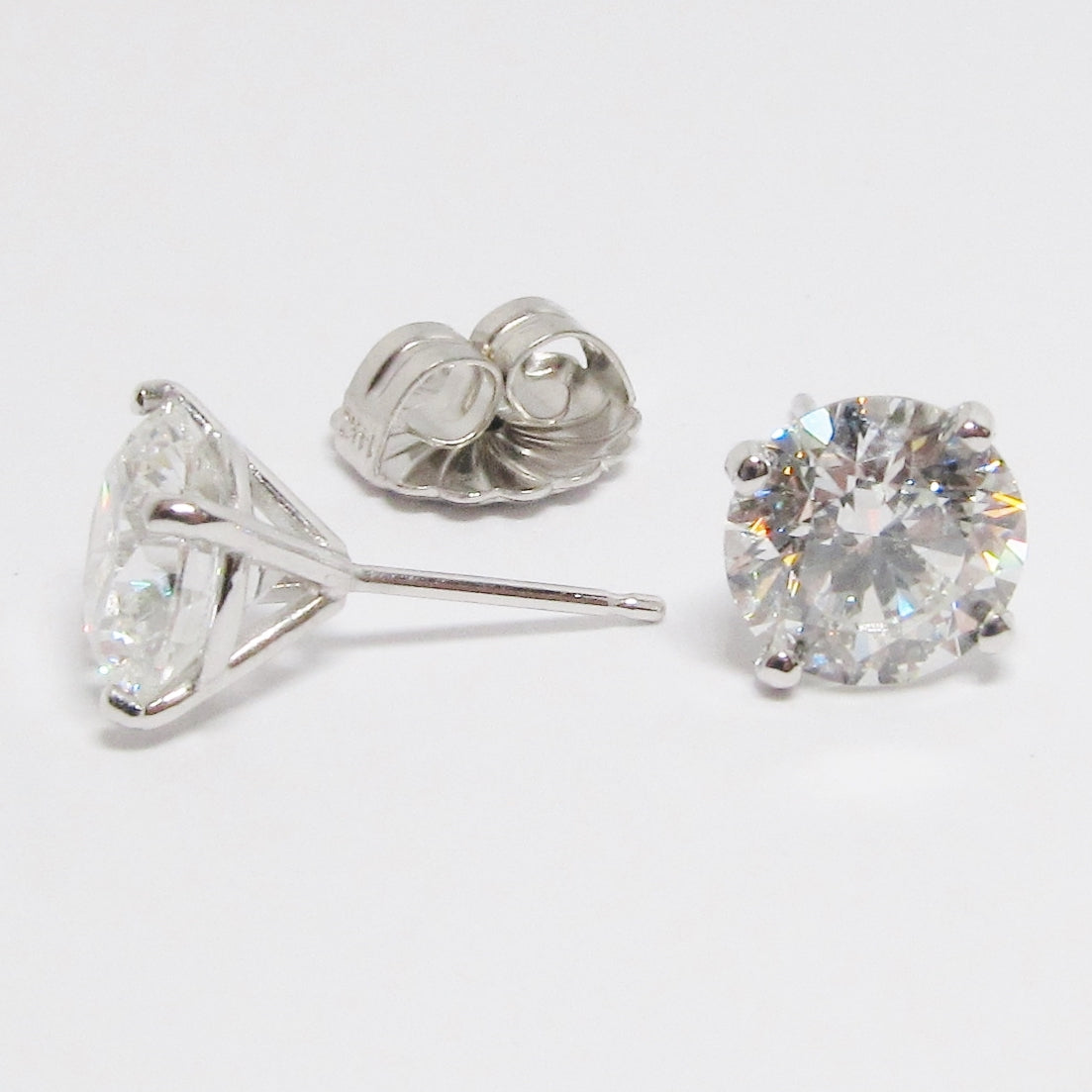 4.07ctw Diamond Stud Earrings