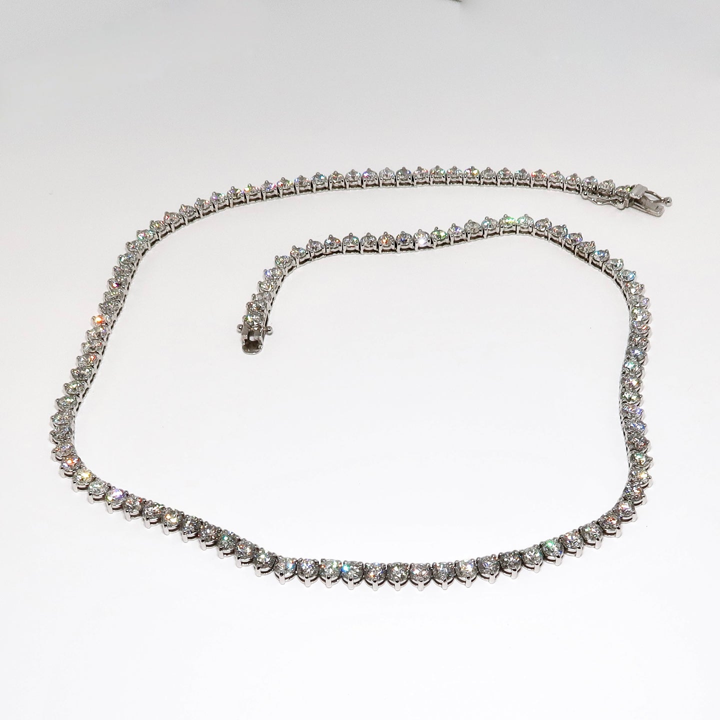 14k White Gold Diamond Straight Line Diamond Necklace