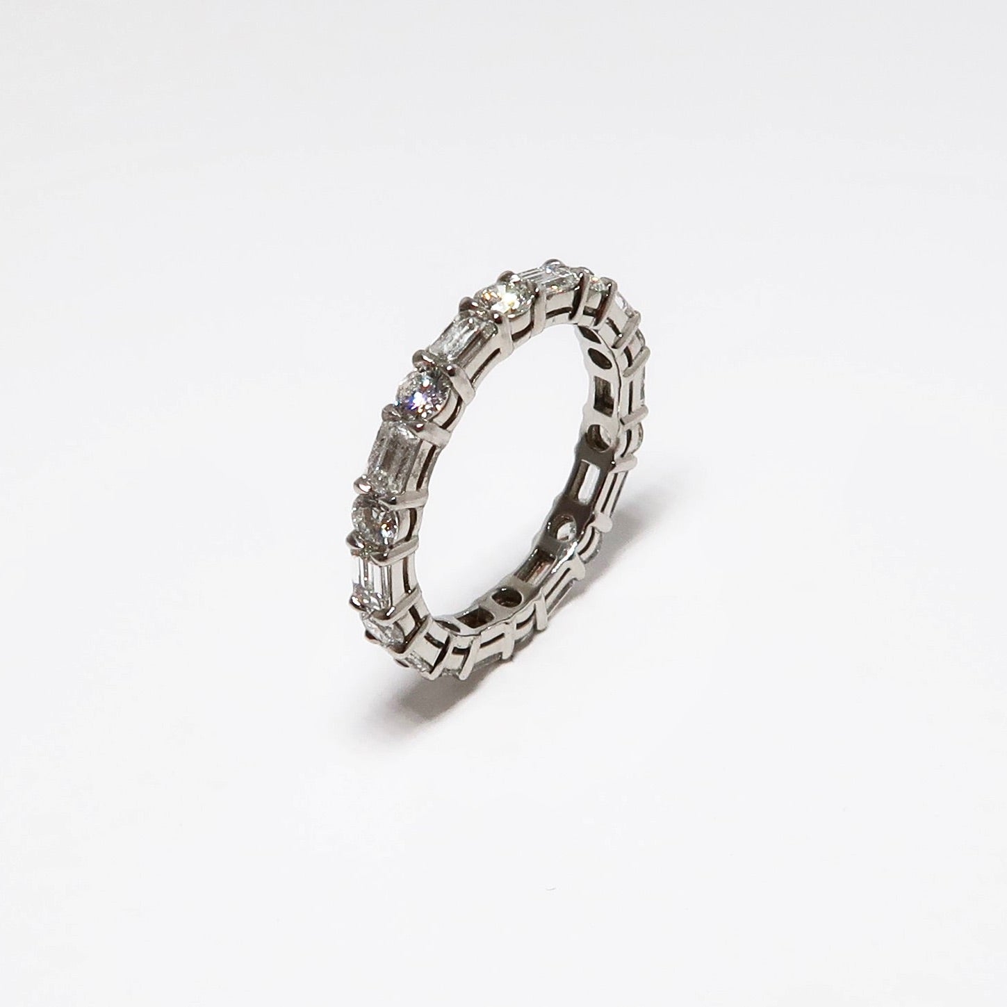 Alternating Emerald Cut / Round Diamond Ring