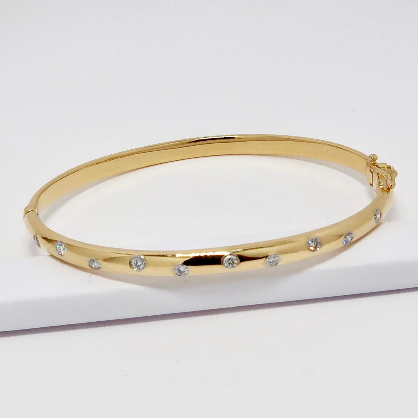 18k Yellow Gold Etoile Bangle Bracelet