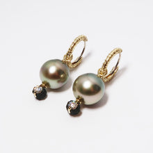 Load image into Gallery viewer, Gray/Silver Pearl Drop Earring
