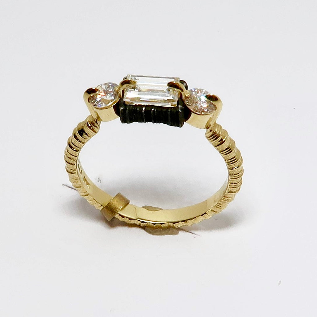 Chroma Triple Stone Horizontal Ring