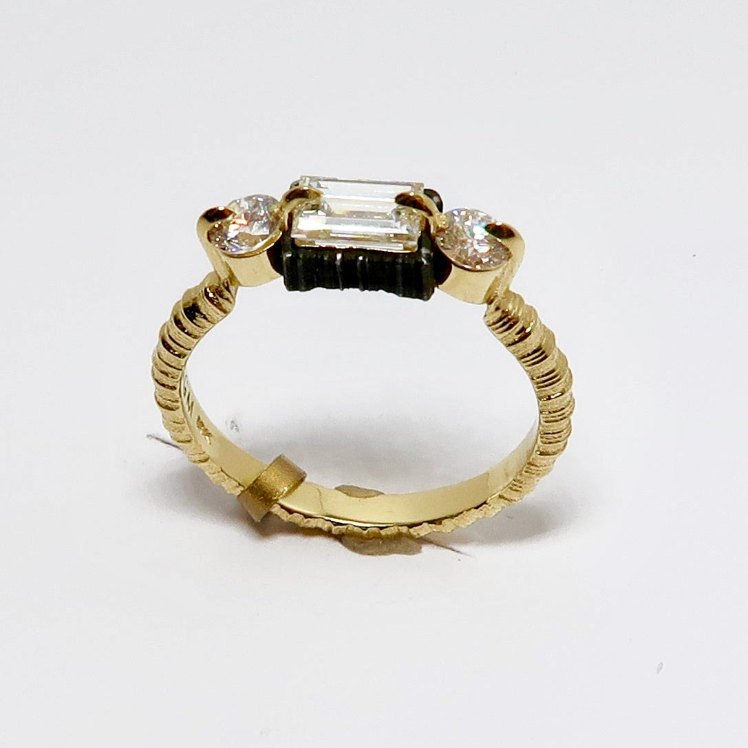 Chroma Triple Stone Horizontal Ring