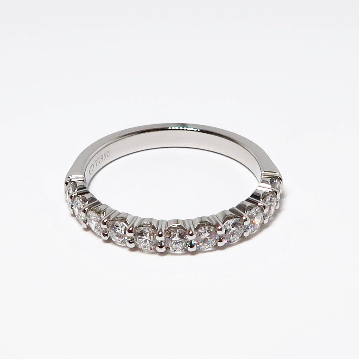 Round Diamond Part-way Band