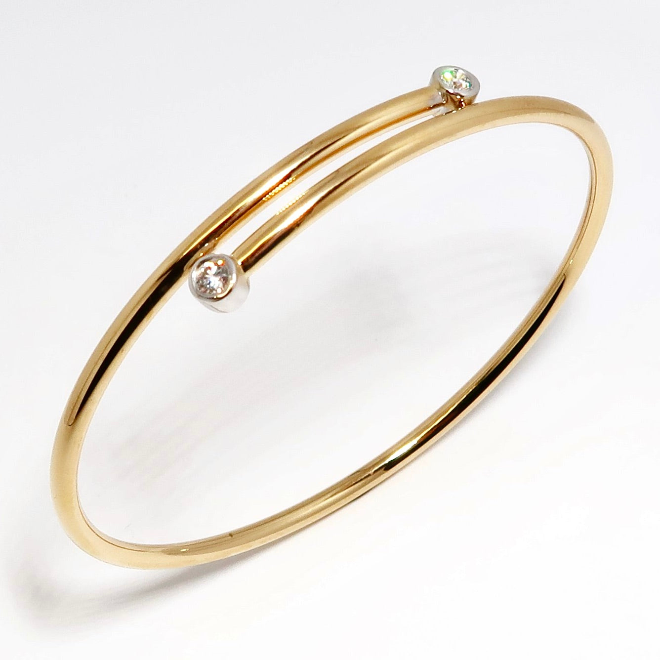 18k Yellow Gold Bangle with 2 Round Diamonds