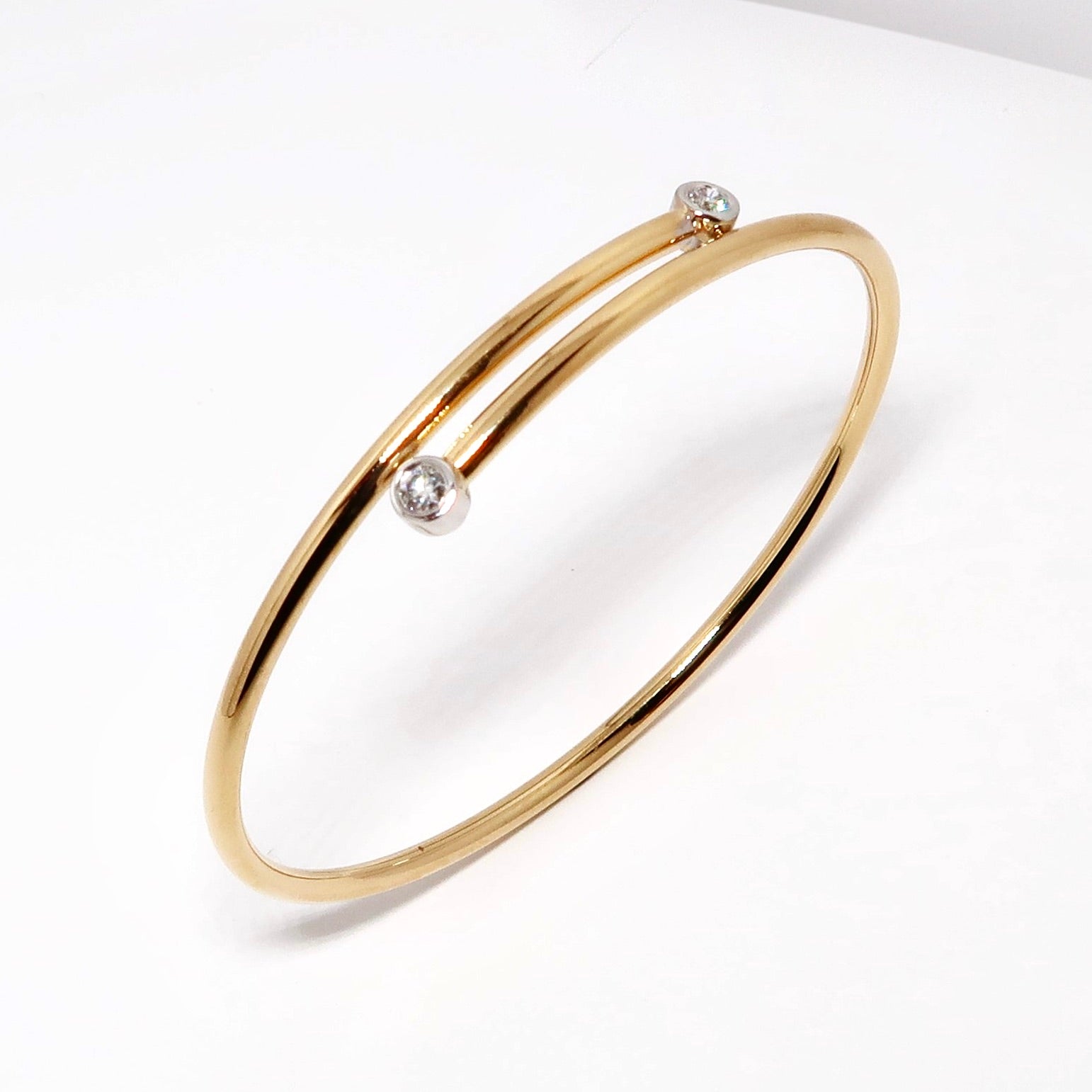 18k Yellow Gold Bangle with 2 Round Diamonds