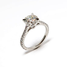 Load image into Gallery viewer, Round Cut Diamond Solitaire Ring
