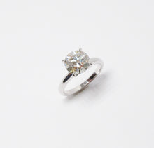 Load image into Gallery viewer, Round Diamond Solitaire Ring

