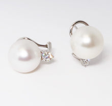 Load image into Gallery viewer, South Seas Pearl Earrings

