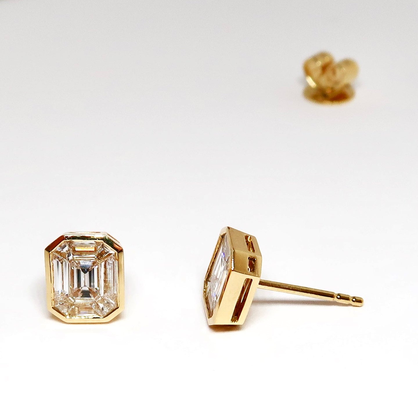 18k Yellow Gold Diamond Earrings Cut Corner Rectangle Mosaic of Diamonds
