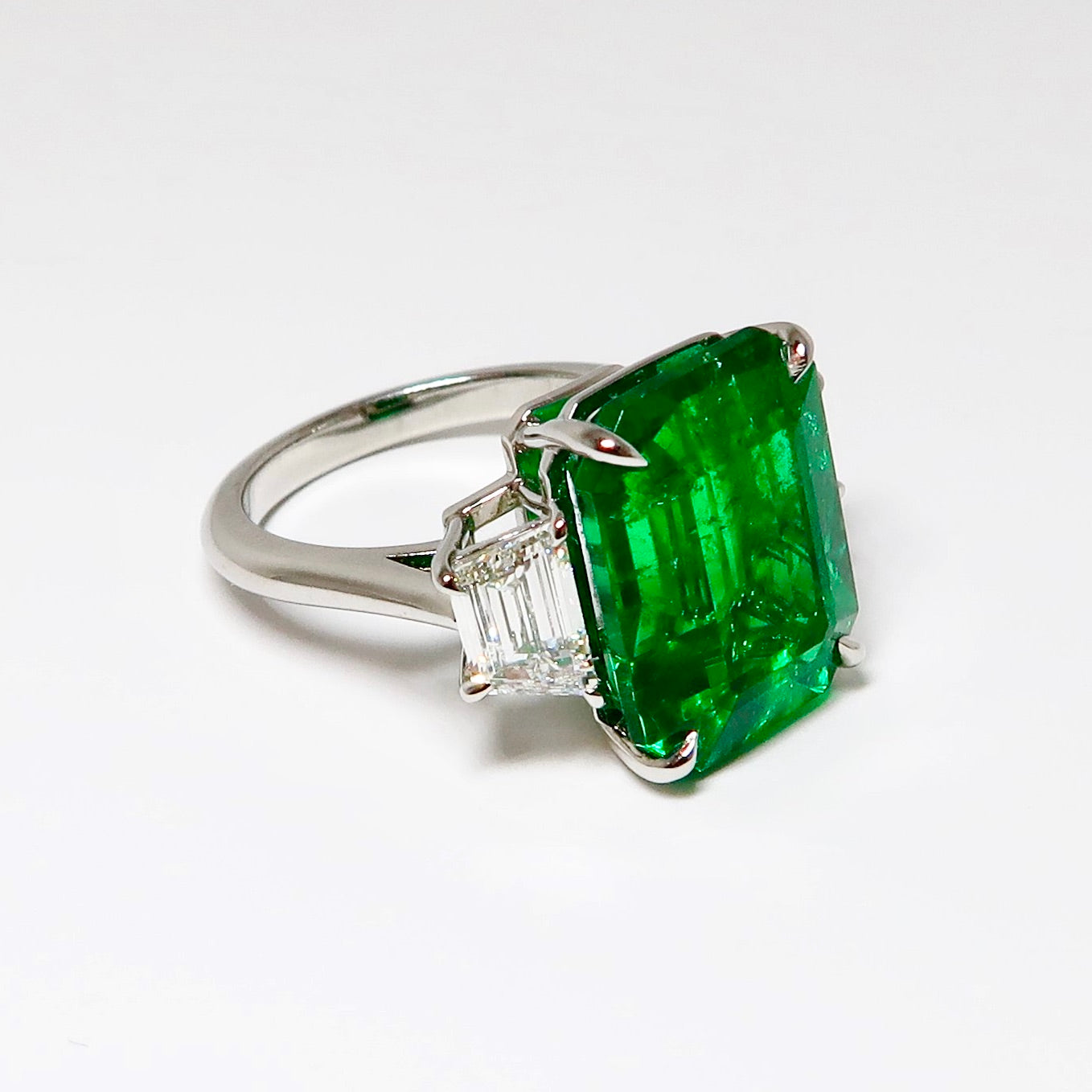 Emerald & Diamond Ring