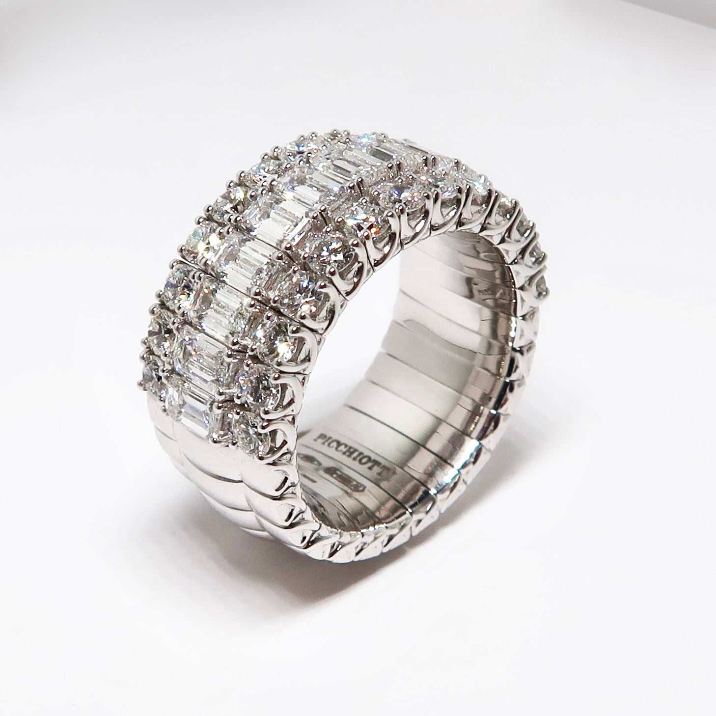 18k White Gold Emerald Cut & Round Diamond Expanding Ring