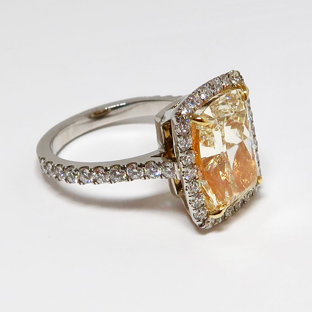 18k White & Yellow Gold FJ Radiant Diamond Ring