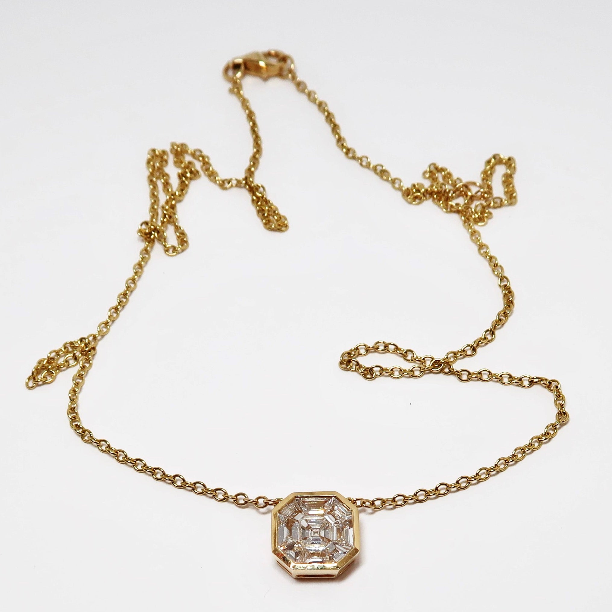 18k Yellow Gold Diamond Pendant Necklace
