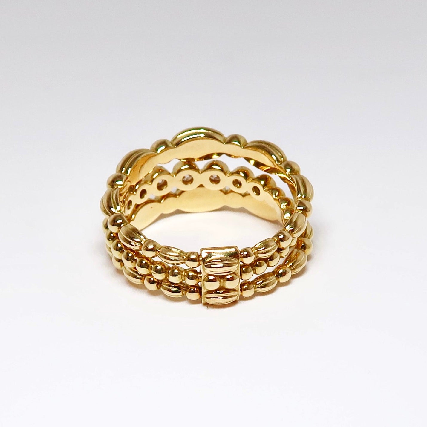 18k Yellow Gold & Diamond 3 Row Nutmeg Ring