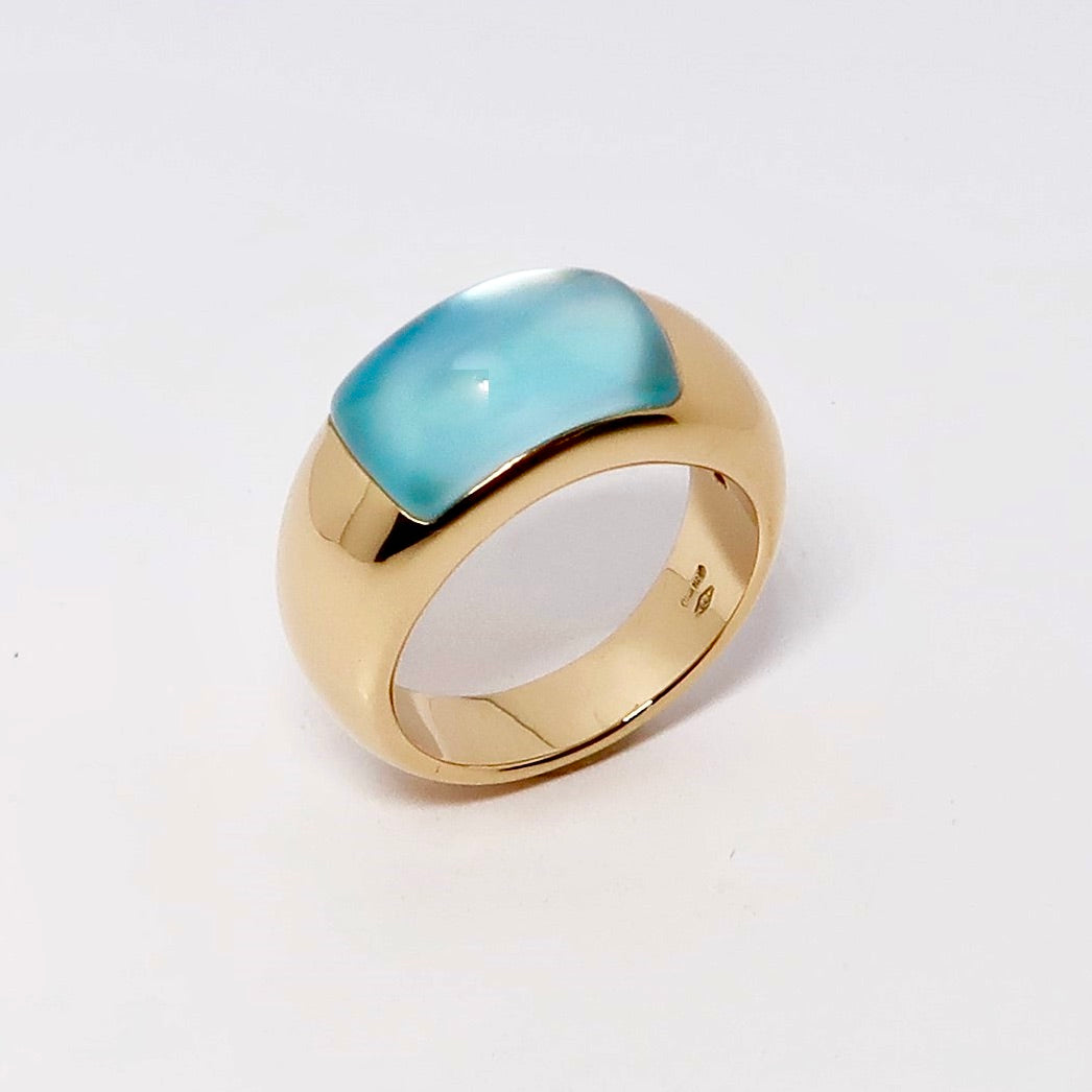 18k Yellow Gold Blue Topaz Ring