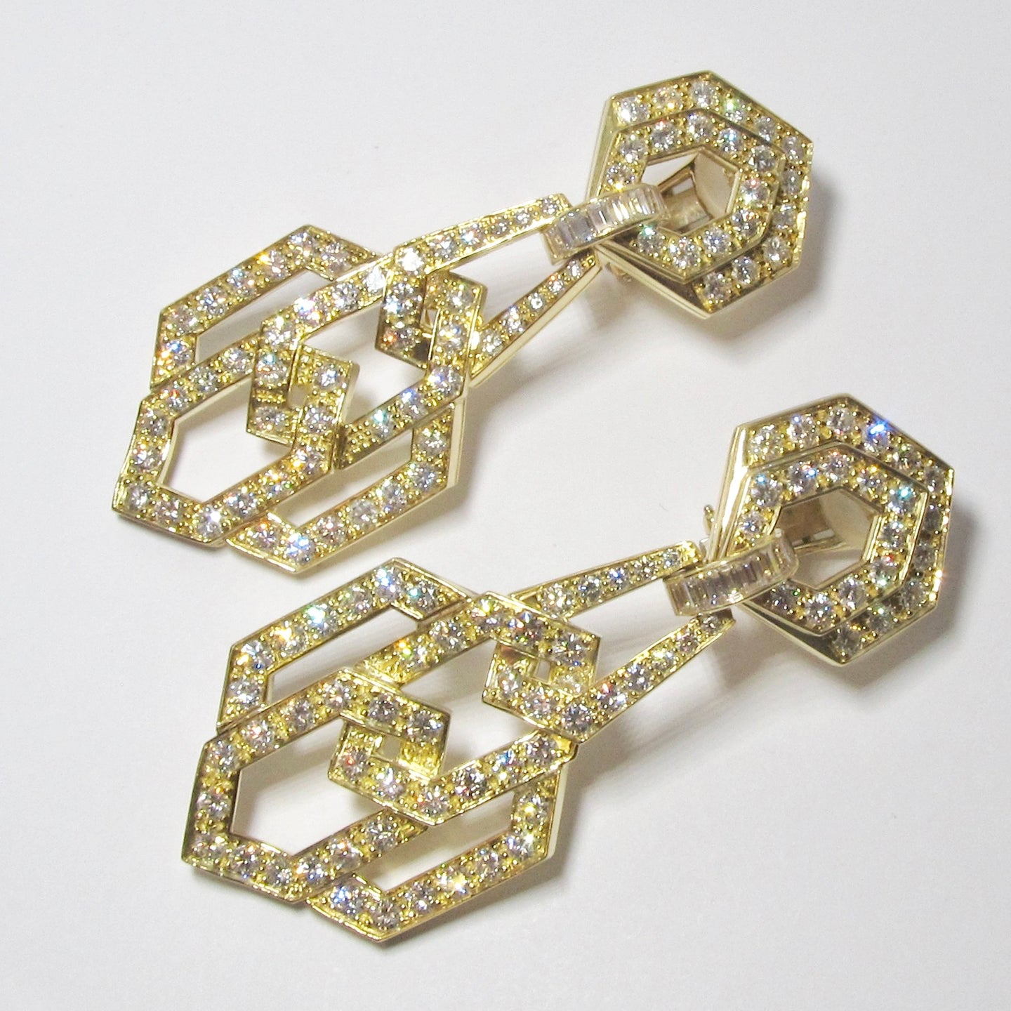 18k Yellow Gold Diamond Deco Earrings