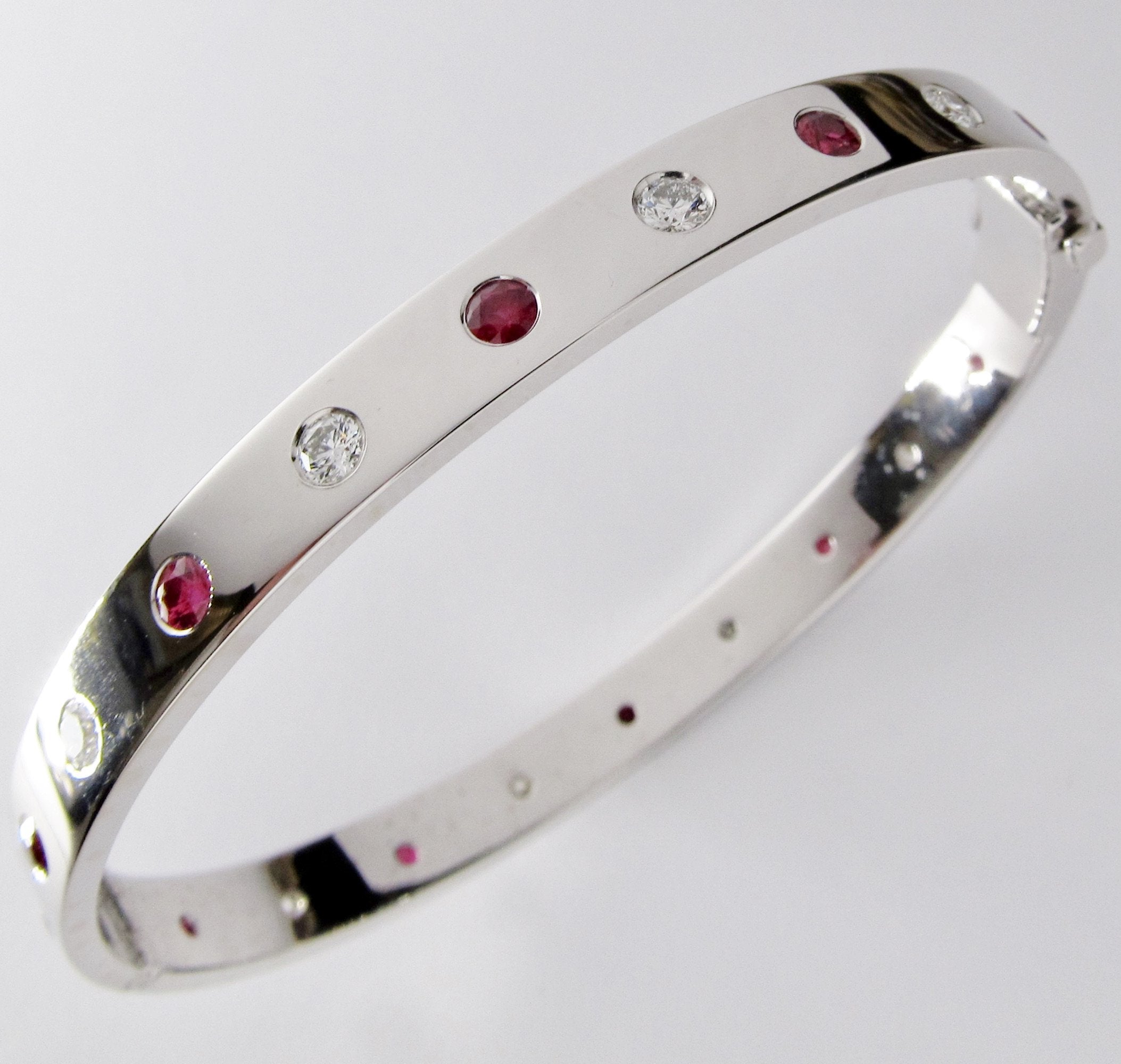 18k White Gold Bangle Bracelet