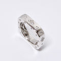 18k White Gold Square Design Narrow Ring