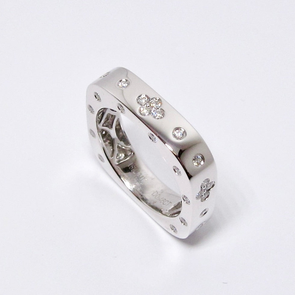 18k White Gold Square Design Narrow Ring