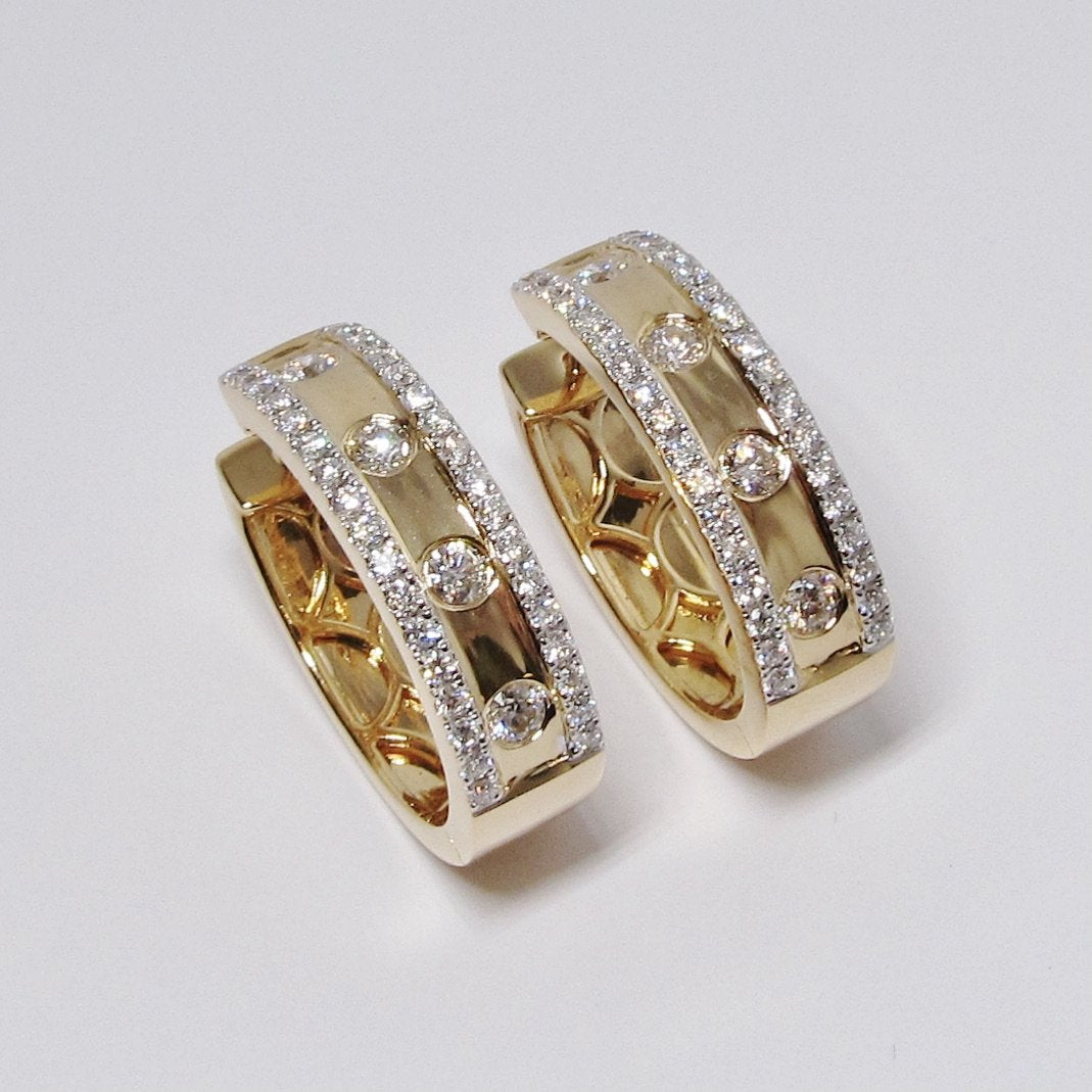 18k Yellow Gold Oval, Medium Width Hoop Earrings