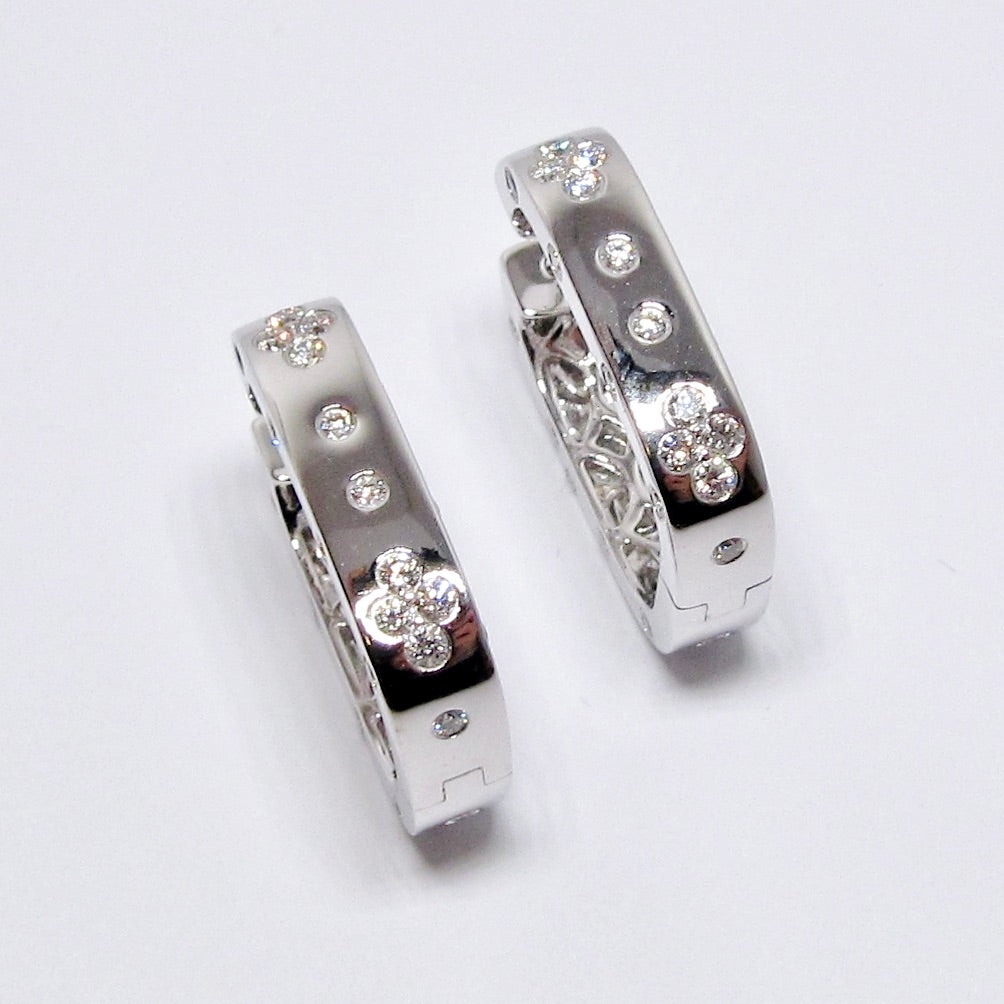 18k White Gold Square Design Narrow Earrings with Diamonds