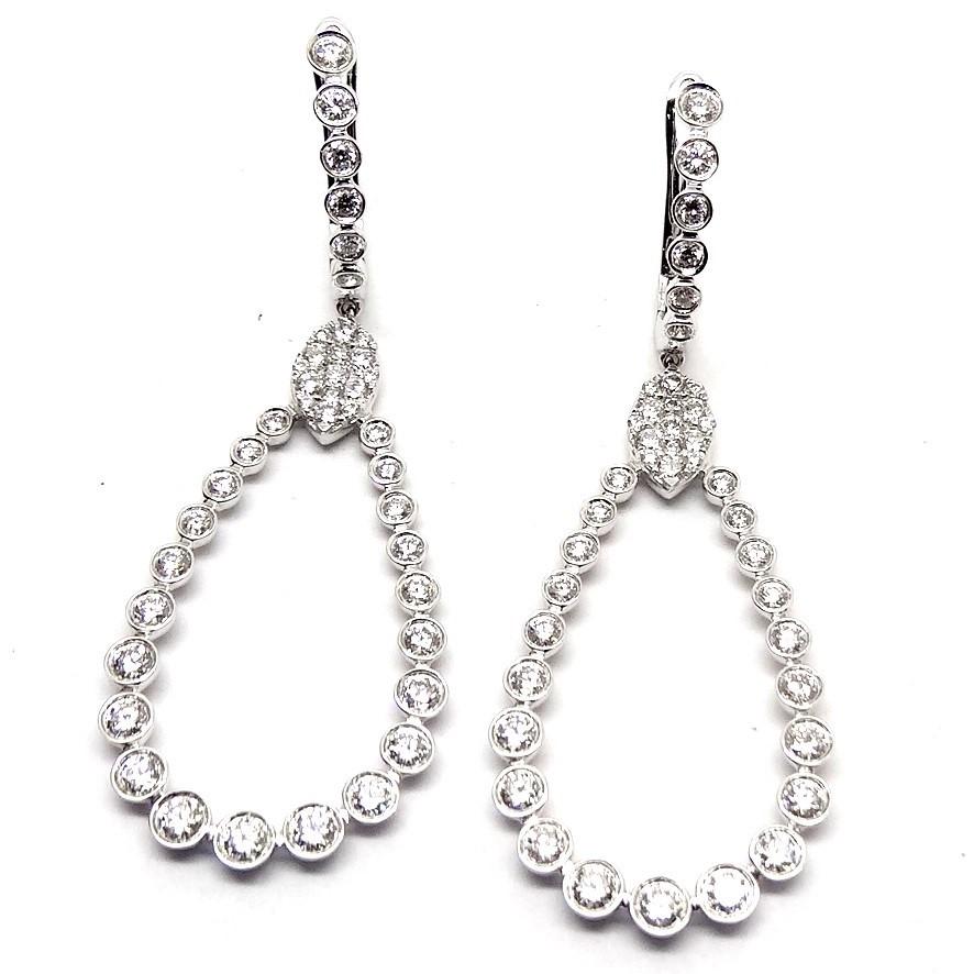 18k White Gold Oval Drop Design Earrings