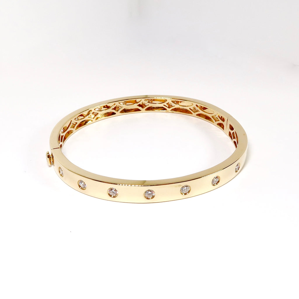 Yellow Gold Bangle Bracelet with Diamonds