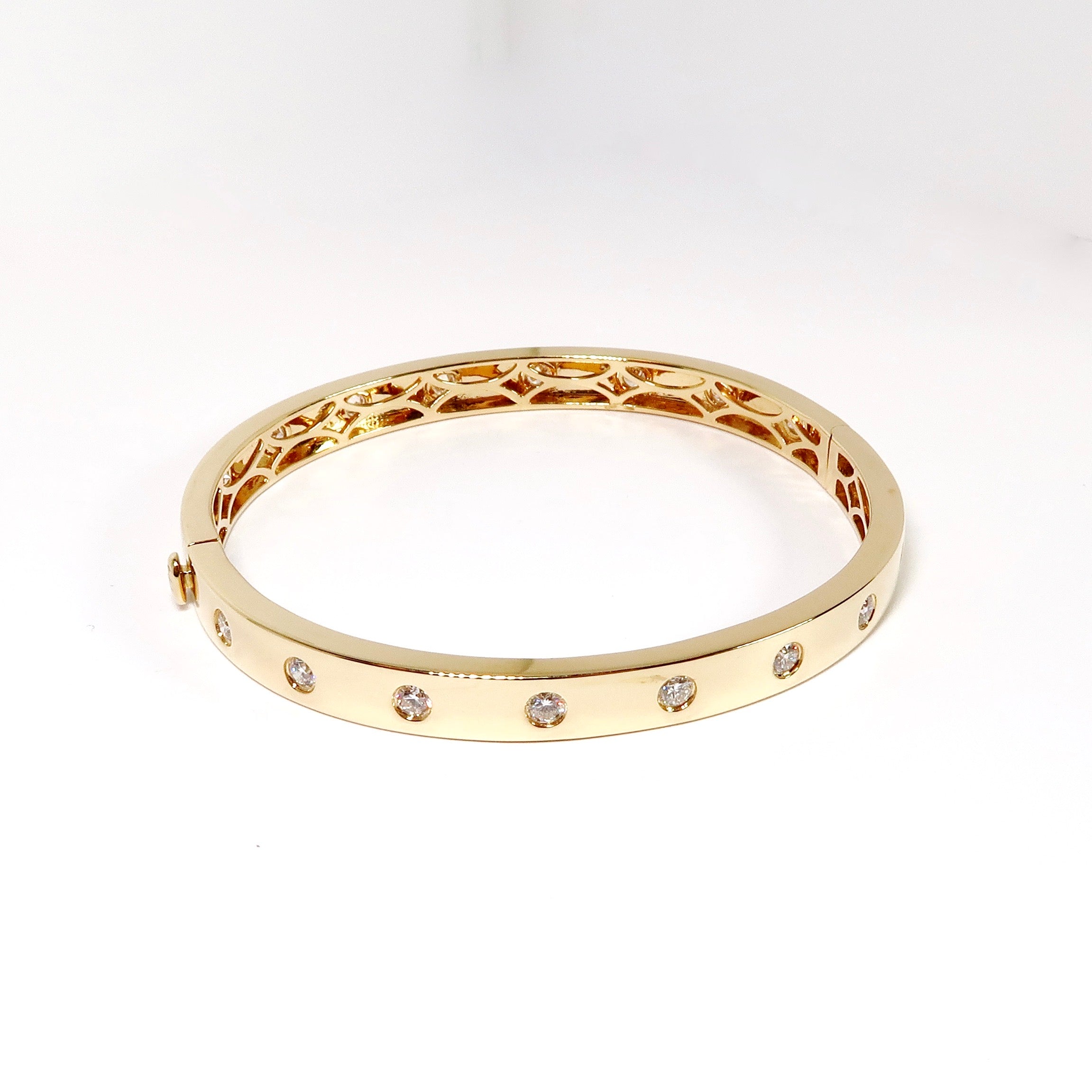 Yellow Gold Bangle Bracelet with Diamonds
