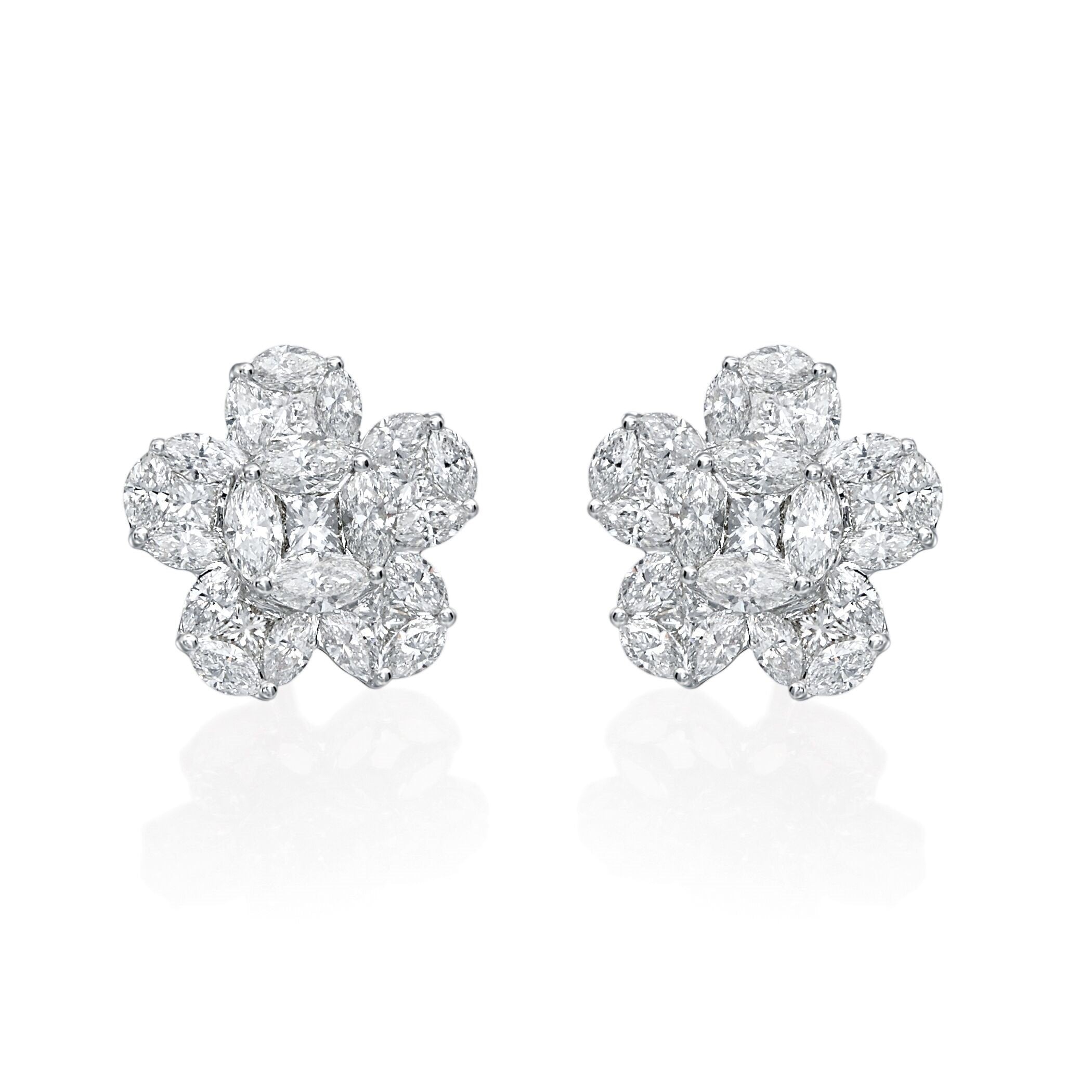 18kt White Gold Diamond Daisy Earrings