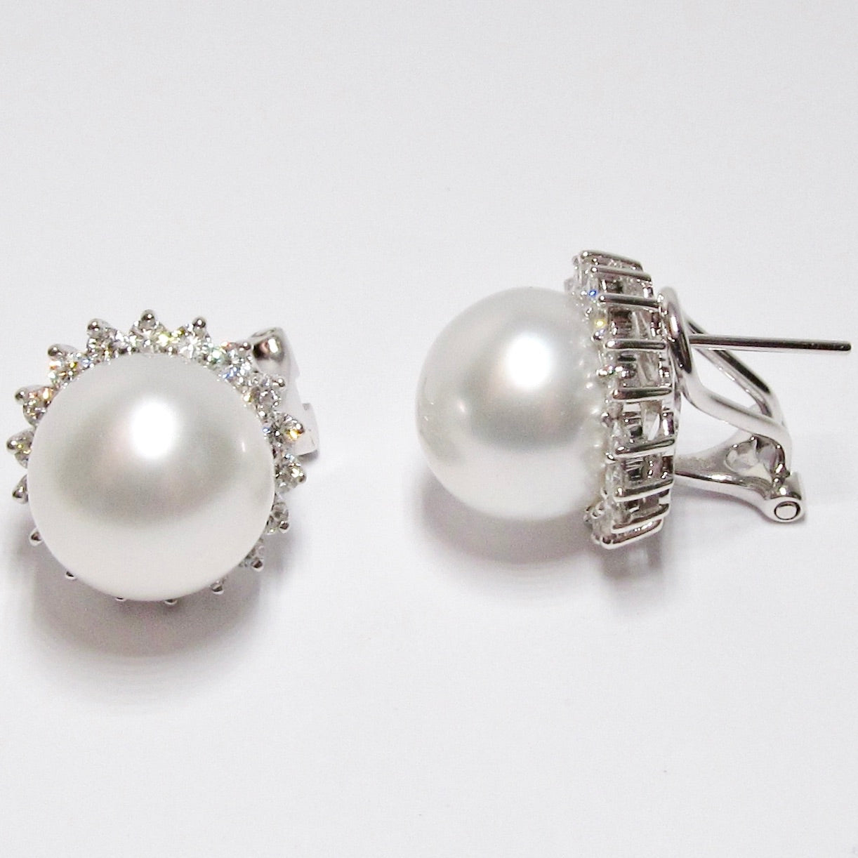 18k White Gold Pearl & Diamond Earrings