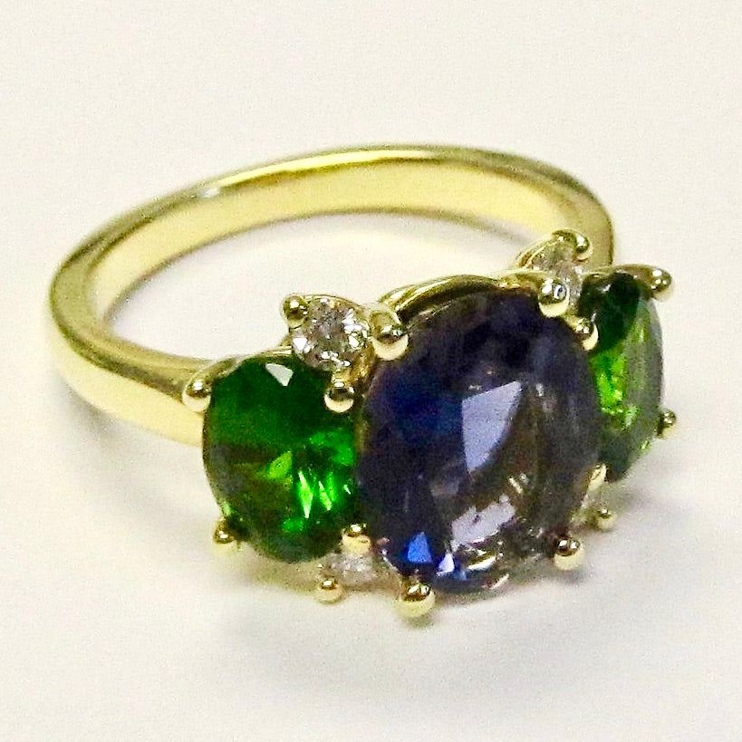 18kt Yellow Gold Lolite & Peridot Ring