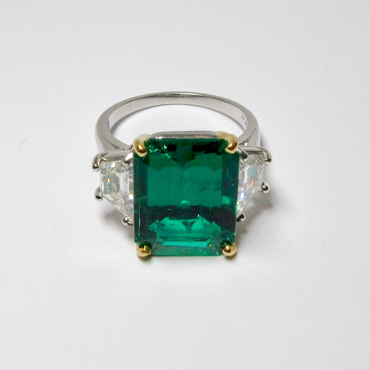 Emerald & Diamond Ring
