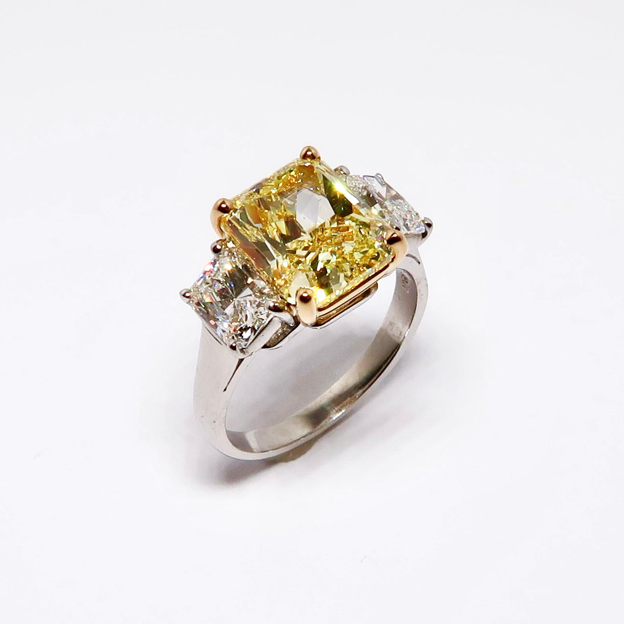 Gold Platinum FIY Diamond Ring