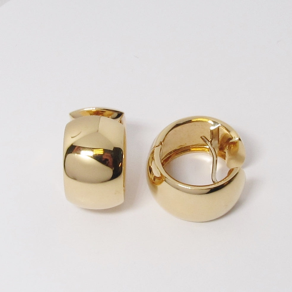 18k Yellow Gold Wide Small Huggie Hoop Earring