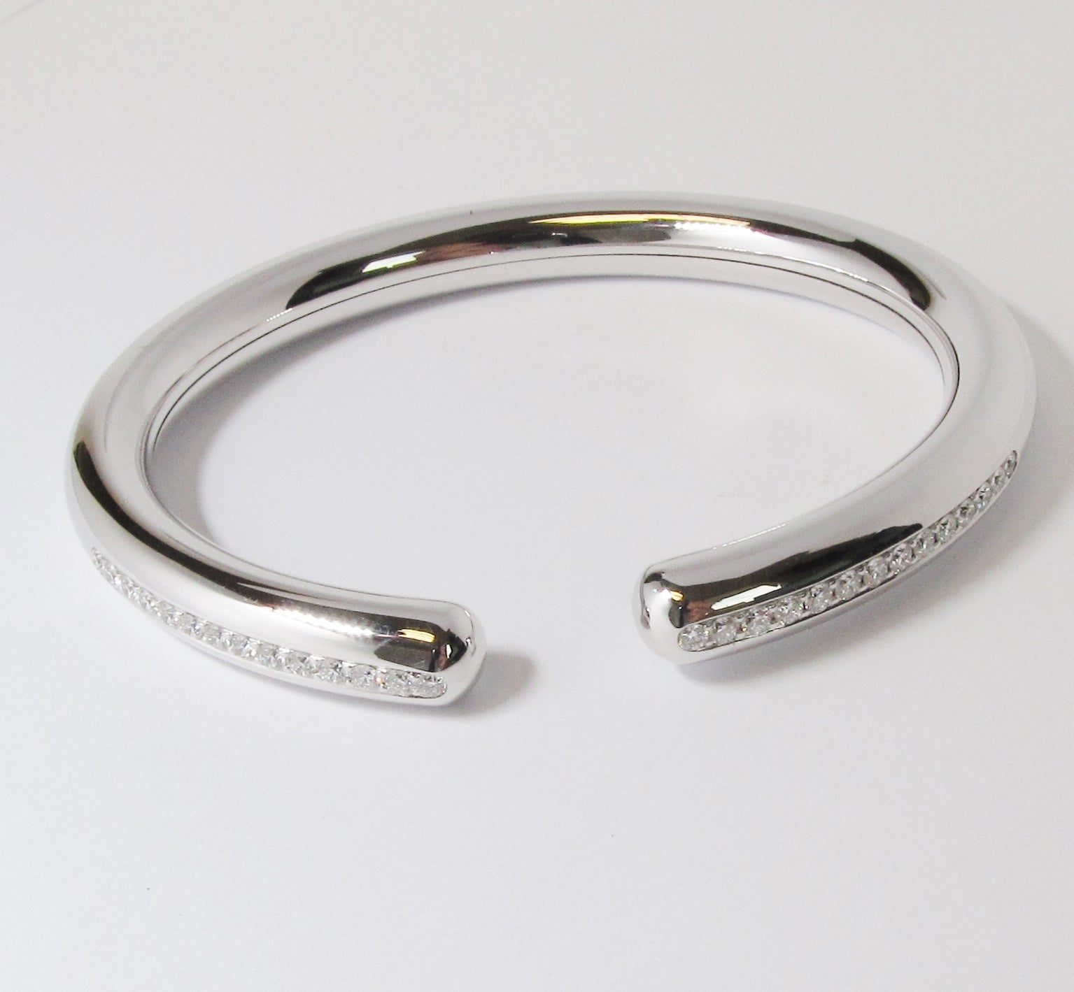 18k White Gold Bracelet with Diamonds