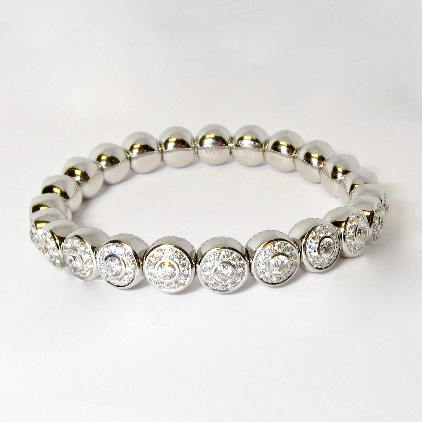 18k White Gold & Diamond Stretch Bracelet