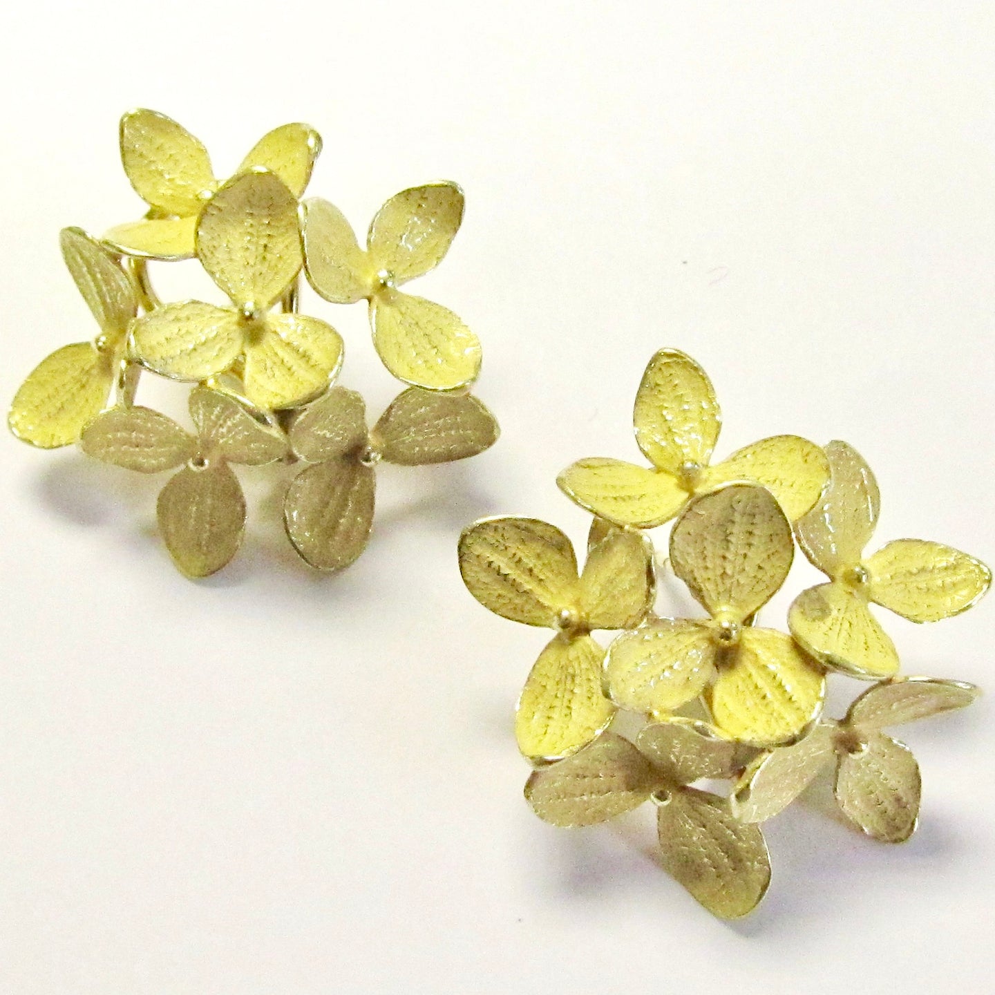 18k Yellow Gold Medium 6 Part Hydrangea Earrings