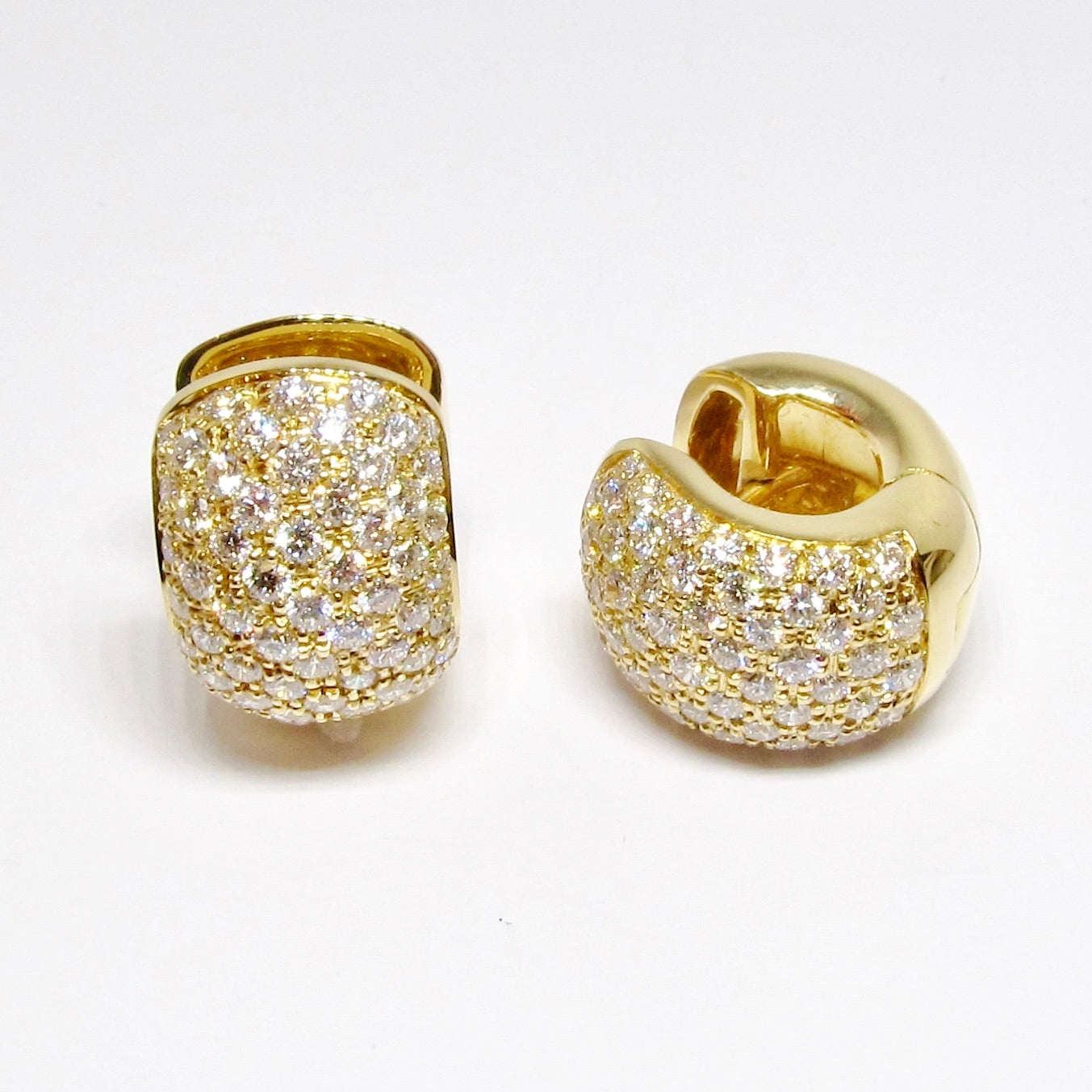 18k Yellow Gold Round Huggie Earrings with Diamonds