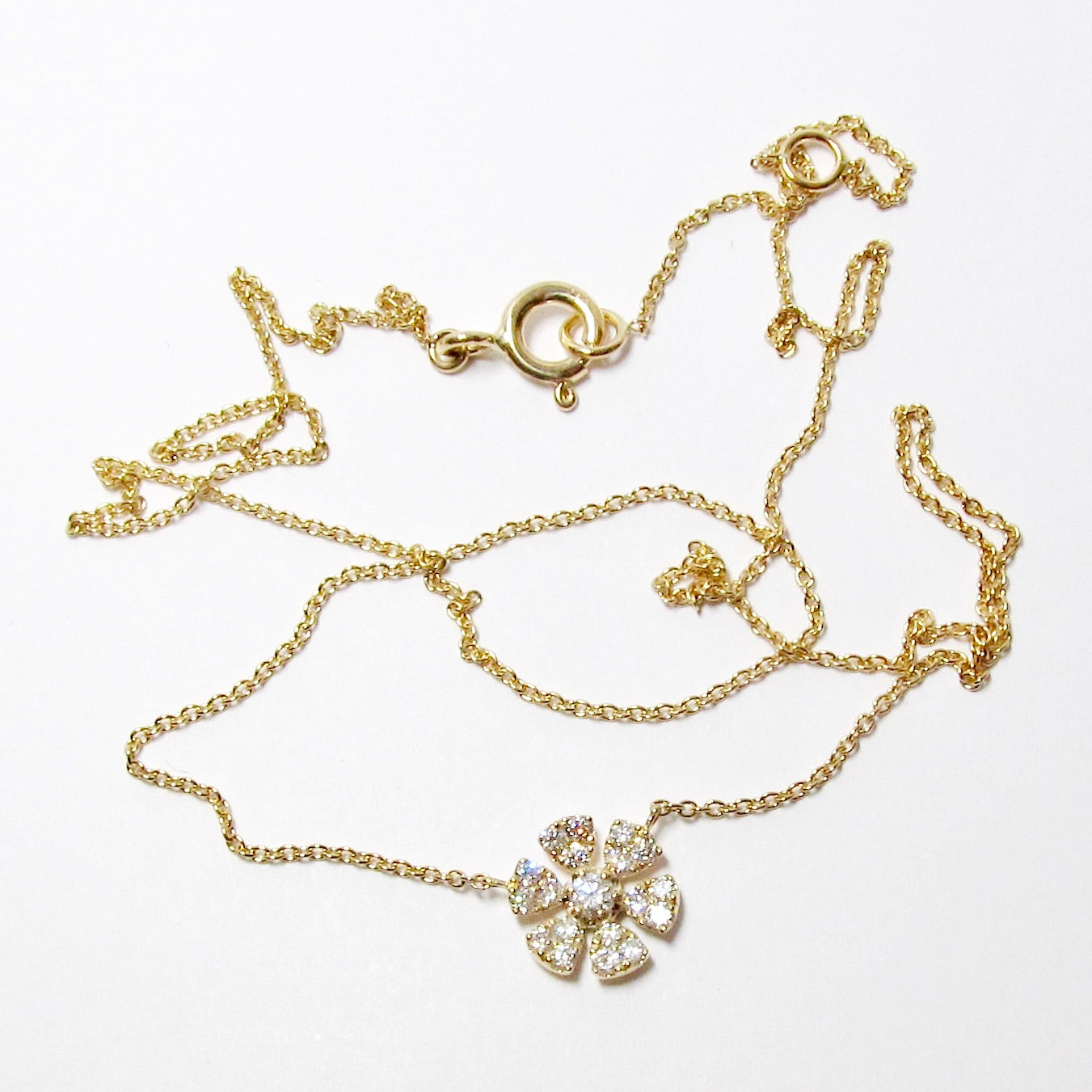 18k Yellow Gold Flower Pendant