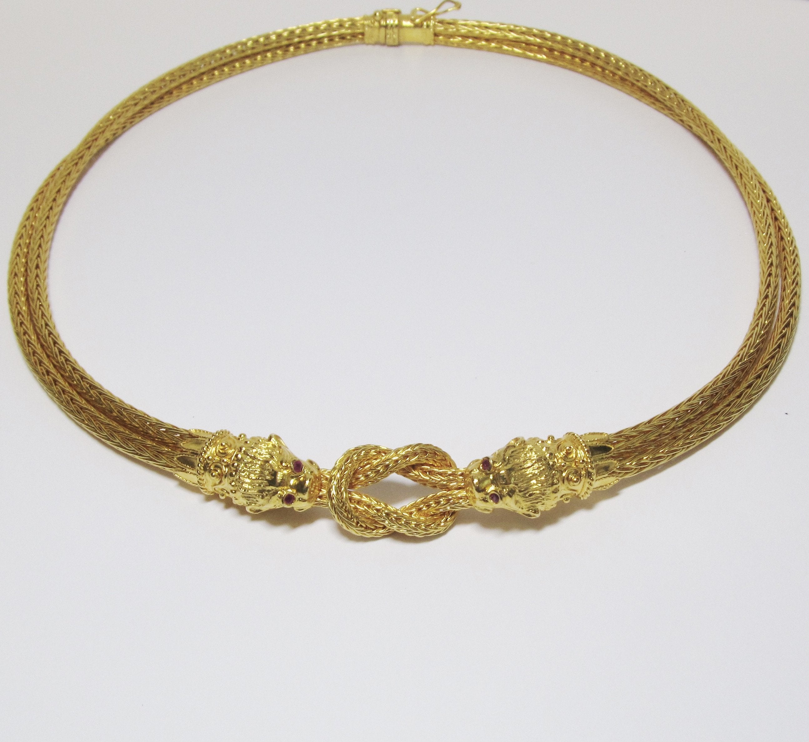 18k Yellow Gold Necklace, Lion Detail