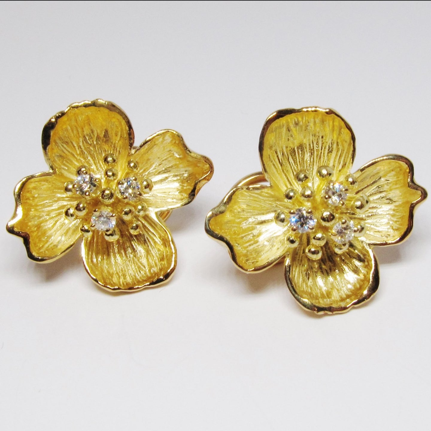 18k Yellow Gold Dogwood Flower Earrings