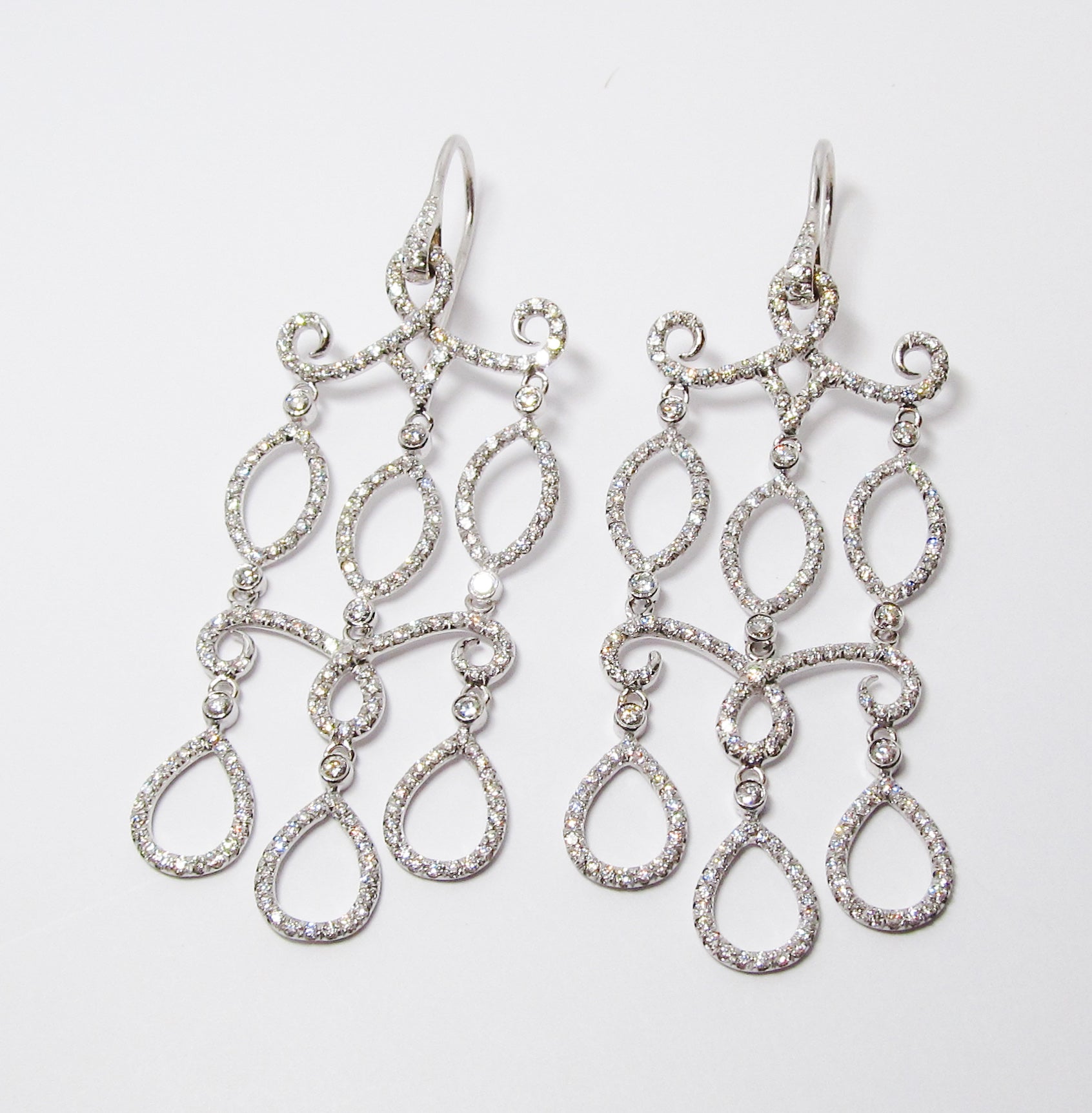 18k White Gold Open Center Diamond Chandelier Earrings