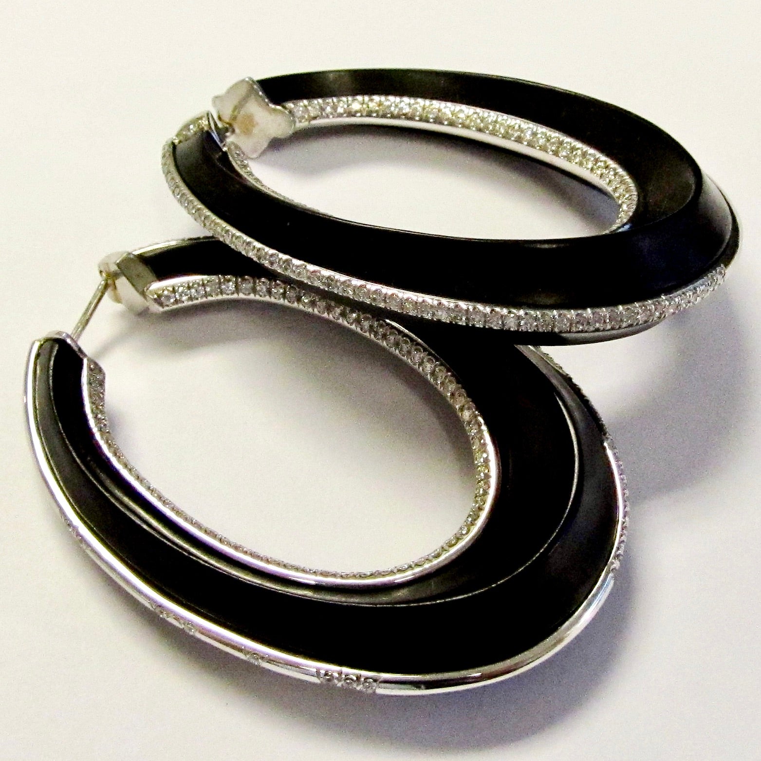 18k White Gold Diamond Jet Hoop Earrings
