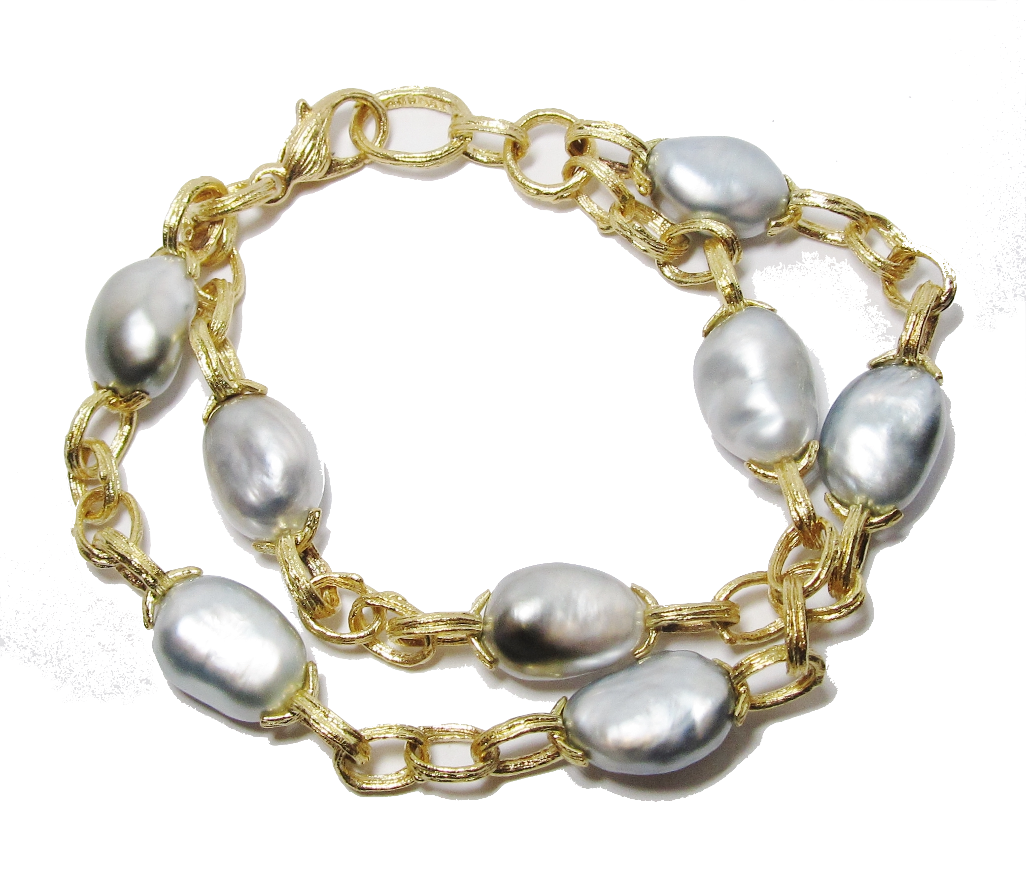19k Yellow Gold & Tahitian Pea Bracelet