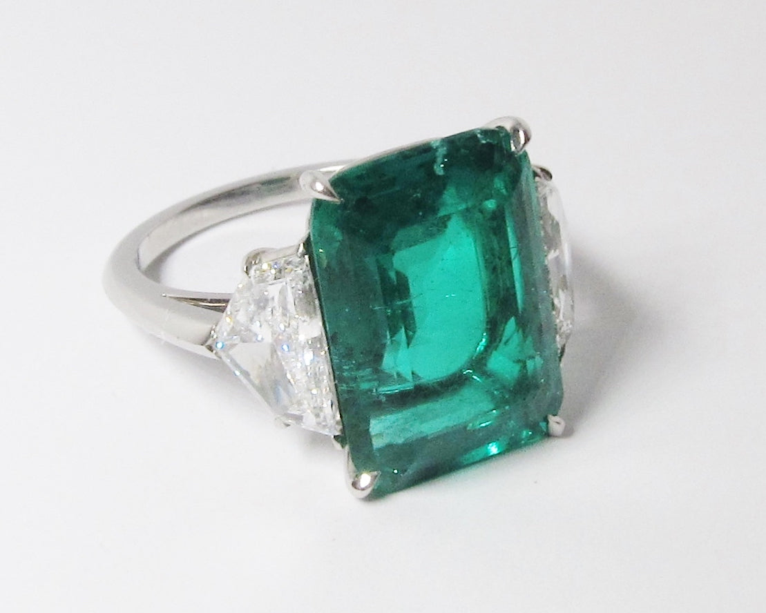 Emerald & Diamond Ring