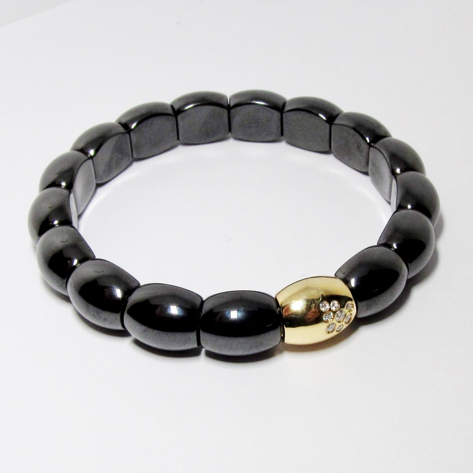 Elastic Bracelet, 16 Black Ceramic Beads