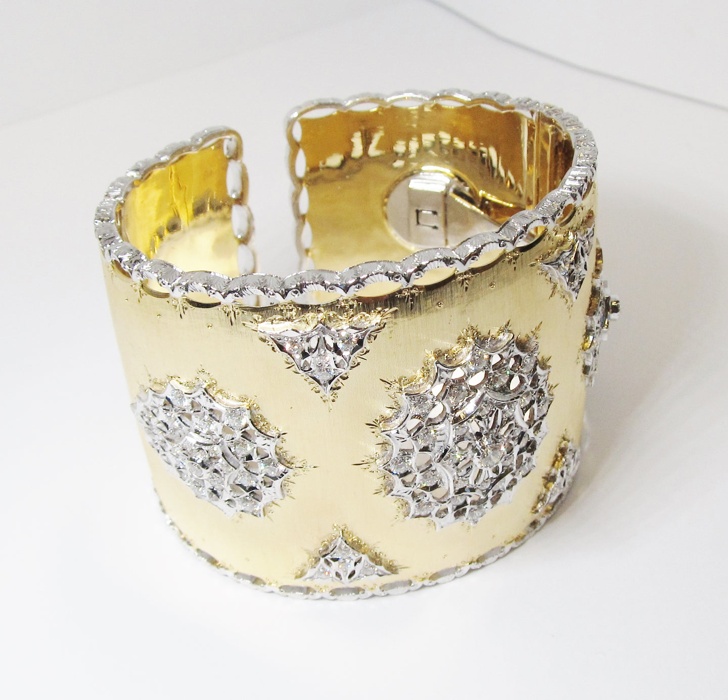 18k Yellow Gold Bangle with Diamonds