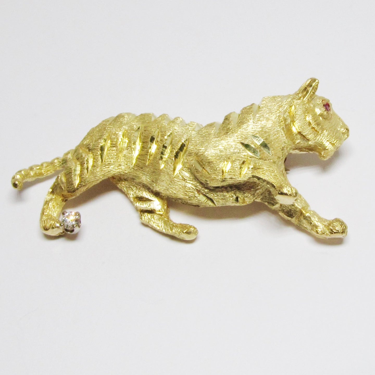 18k Yellow Gold Tiger Pin