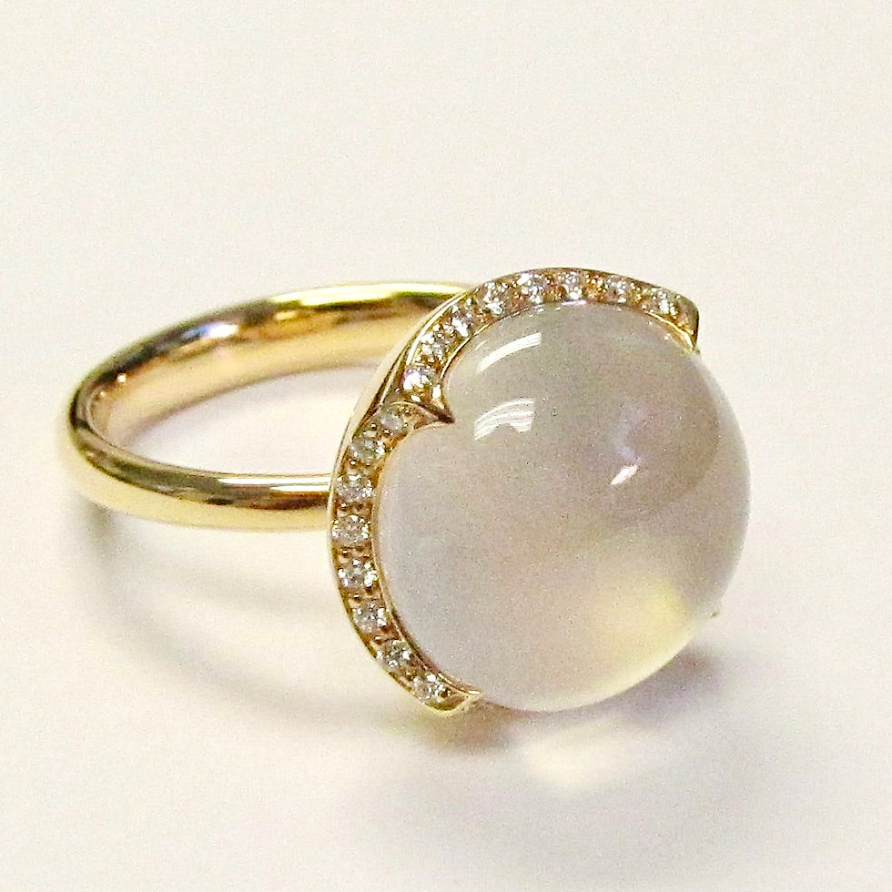18k Pink Gold Ring & White Moonstone Ring